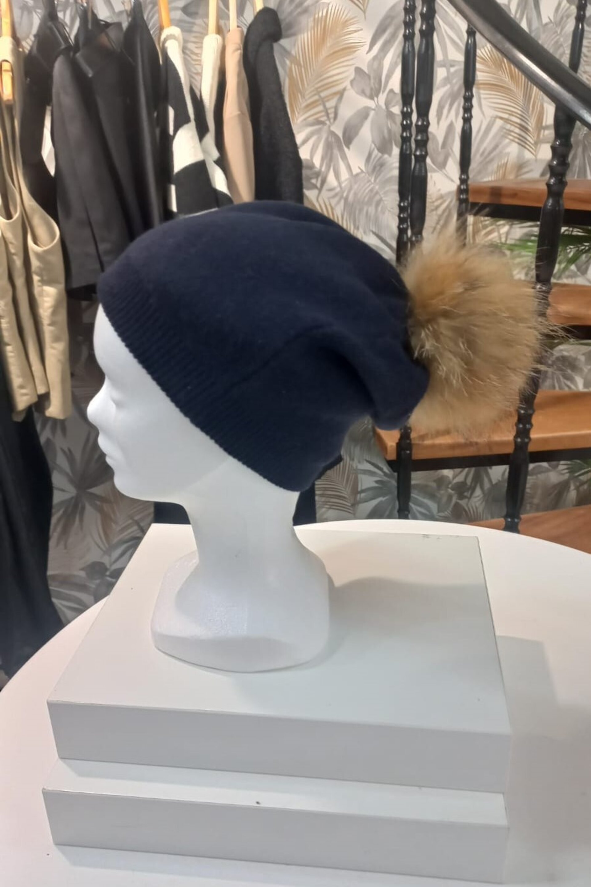 GORRO CAIDO POMPÓN - 2