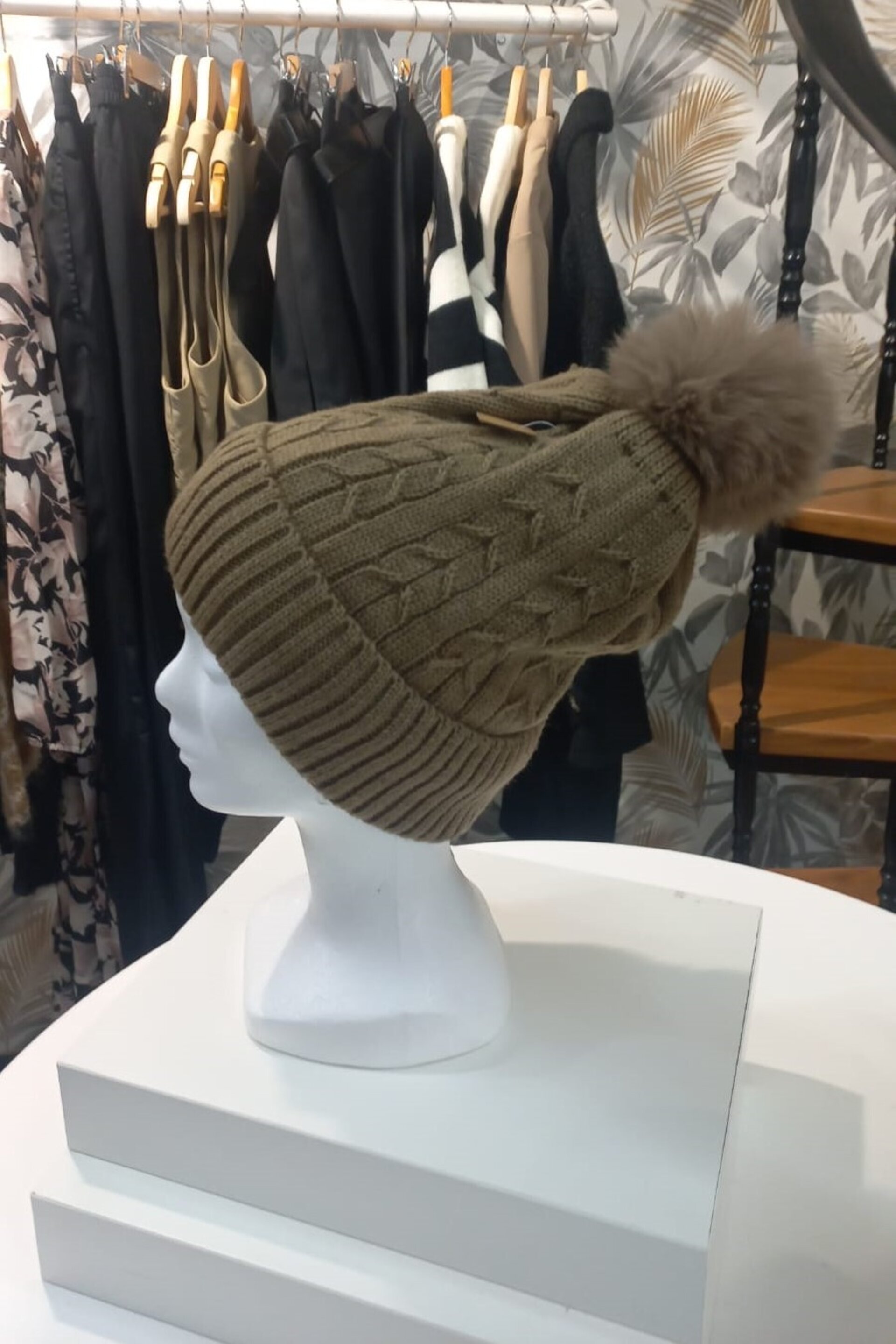 GORRO POMPÓN BETTY - 3